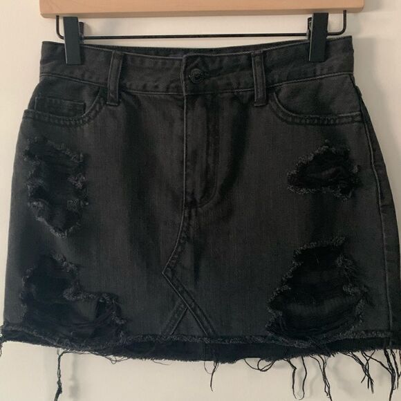 Hollister Black Distressed Denim Skirt - Picture 2 of 9
